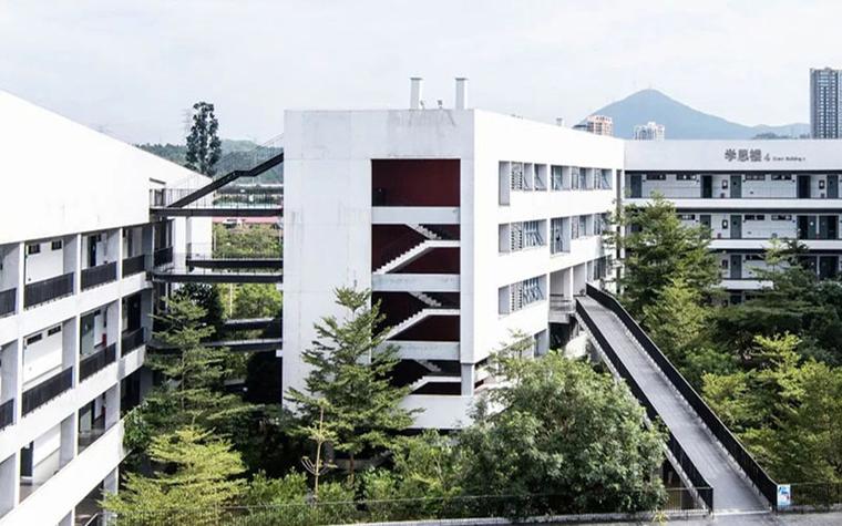 深圳信息职业技术学院校园风光 科技与自然的和谐交融